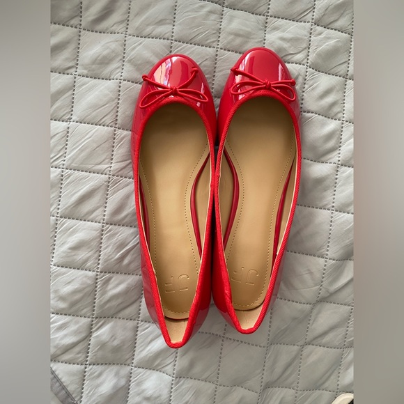 Cute JustFab red heeled pumps new with box - Picture 4 of 7